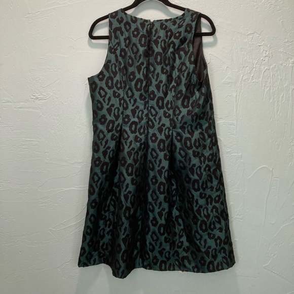 Ann Taylor Loft
14P - Picture 2 of 6